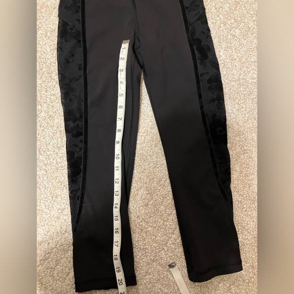 Lululemon Wunder Under Crop High-Rise Black Velvet Floral Flocked 21 Sz 4 - Picture 13 of 13